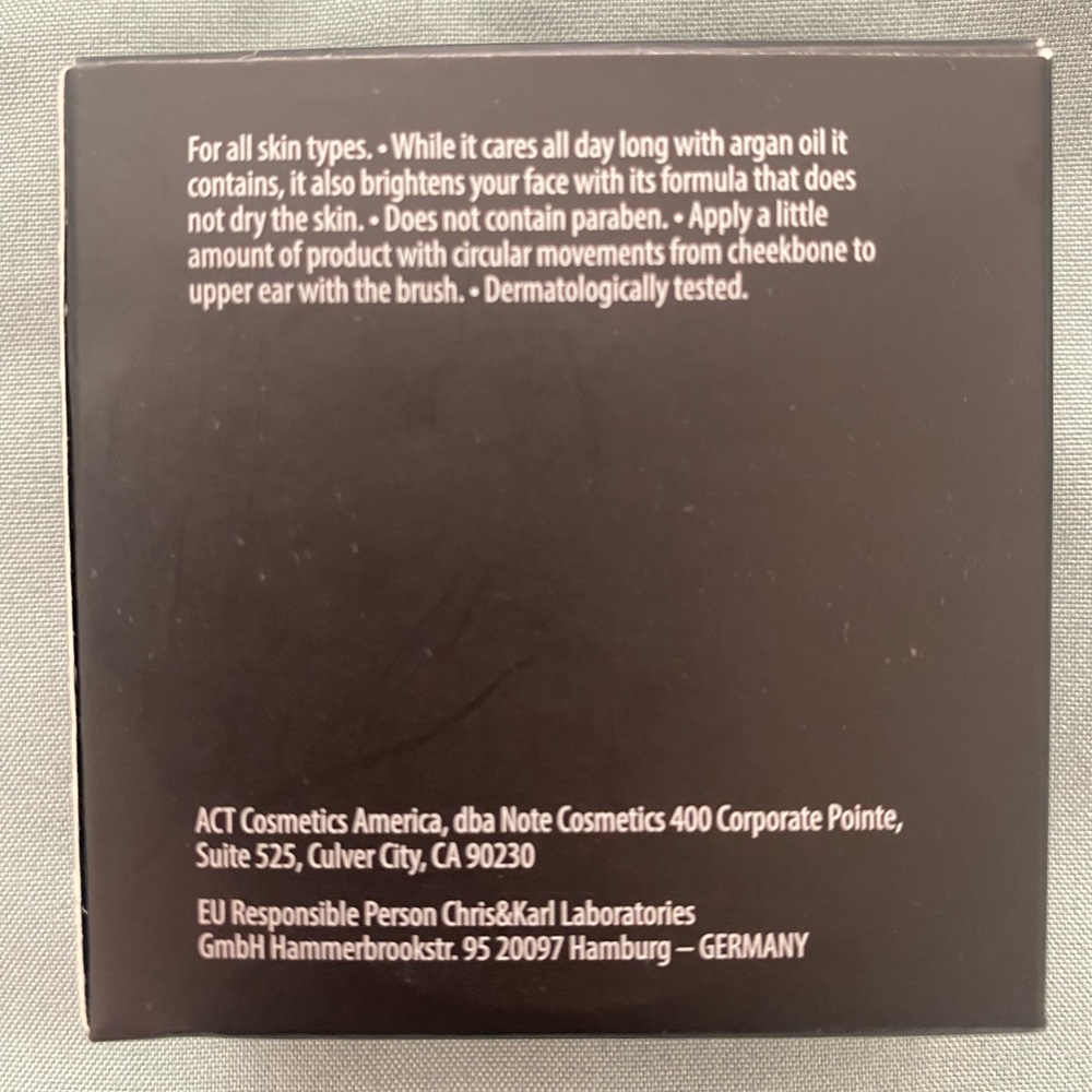 Compact blusher - Picture 2 of 4